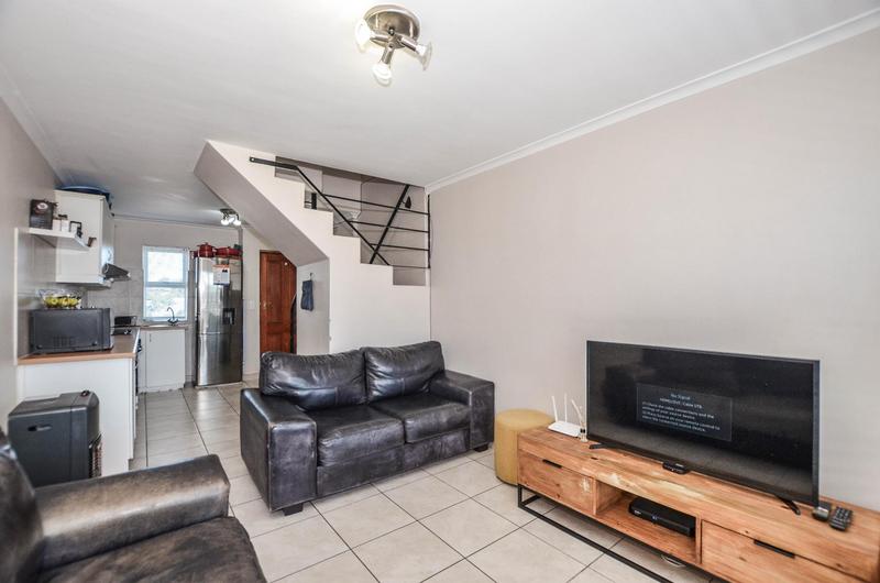 2 Bedroom Property for Sale in Uitzicht Western Cape